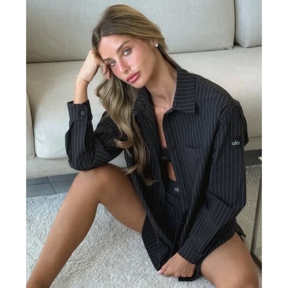 Alo Yoga Pinstripe Daylight Button Down Long Sleeve Black/Titanium M - Picture 14 of 14